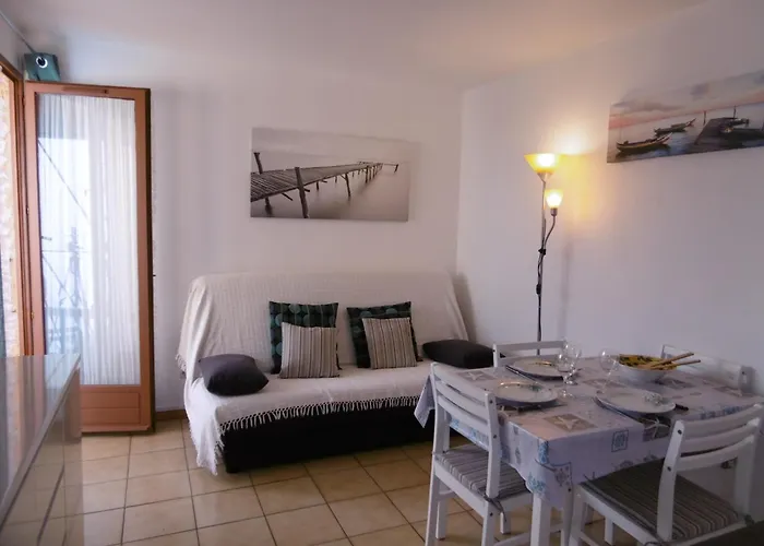 Saint-pierre-la-mer - T2 Cosy - Wifi - Parking Prive - A Pied - Fr-1-795-1 דירה פלורי